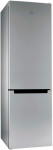 Холодильник с морозильной камерой Indesit DS 4200 SB