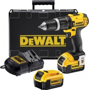 Дрель-шуруповерт DeWALT DCD735M2