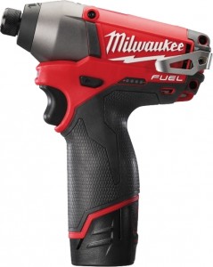 Шуруповерт Milwaukee M12 CID-152C