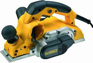 Электрорубанок DeWALT D26501