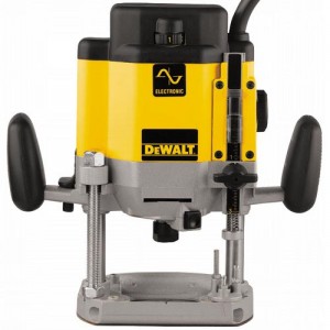 Вертикальный погружной фрезерный станок DeWALT DW629